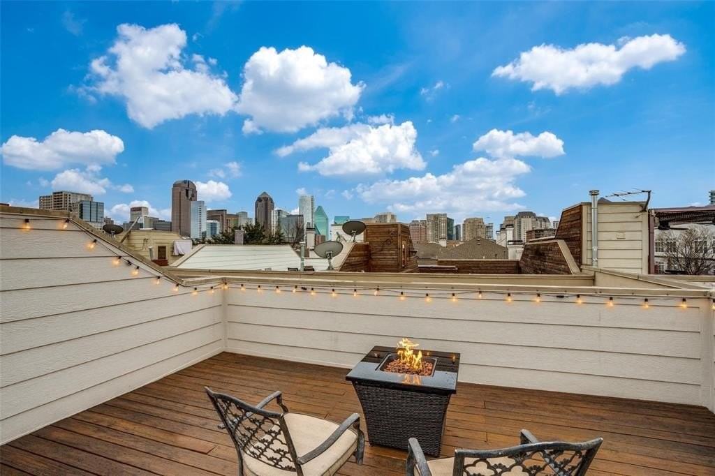 2335 Clark St - Photo 5 of 10
