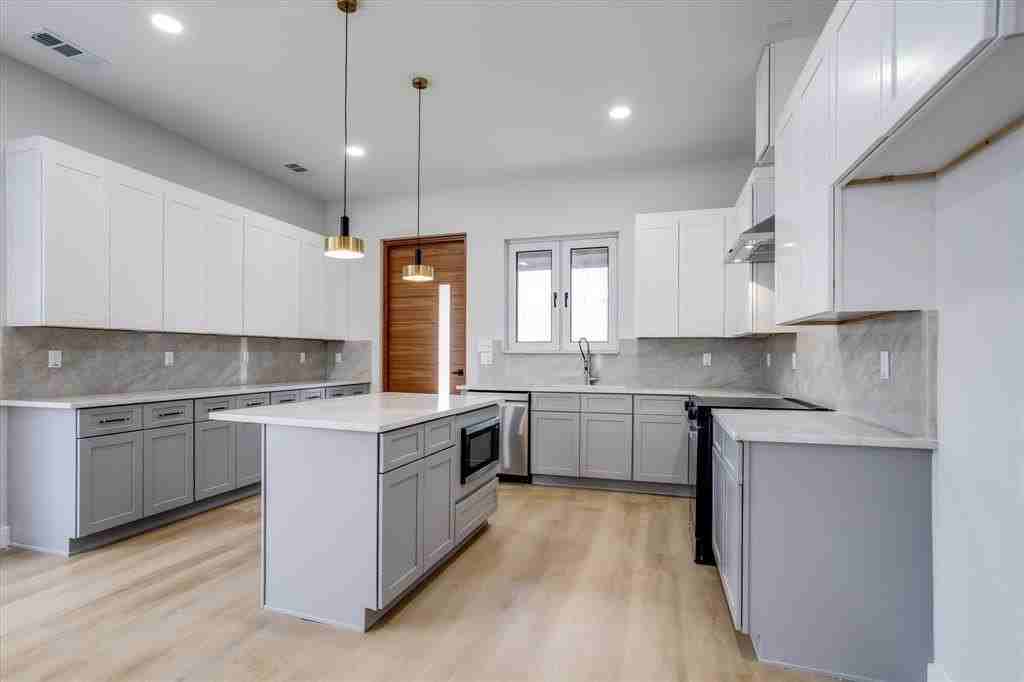 814 Premier Pkwy - Photo 3 of 3
