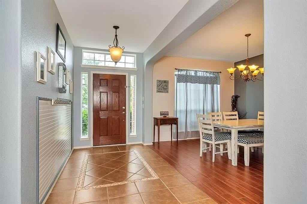 10237 Vintage Dr - Photo 2 of 15