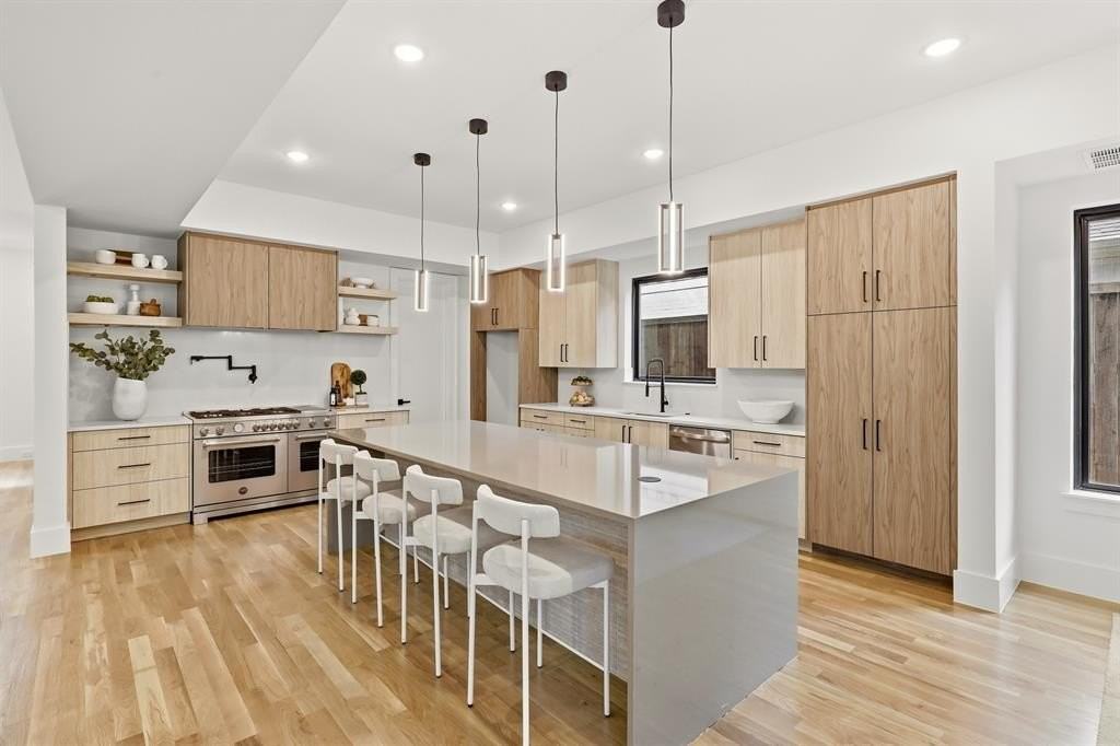 5011 Homer St - Photo 5 of 40