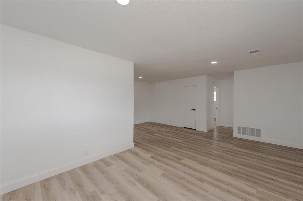 713 Sun Valley Dr - Photo 5 of 19
