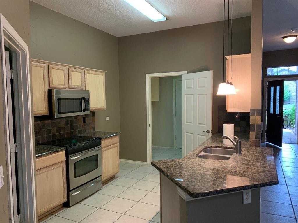 2805 Hawthorne Ln - Photo 2 of 21