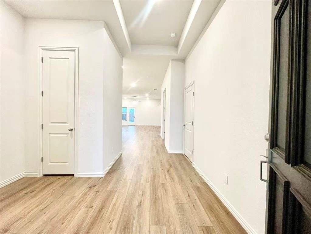 16629 Freshwater Dr - Photo 2 of 33