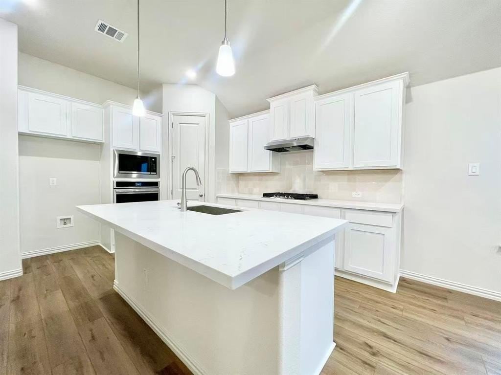 16629 Freshwater Dr - Photo 7 of 33