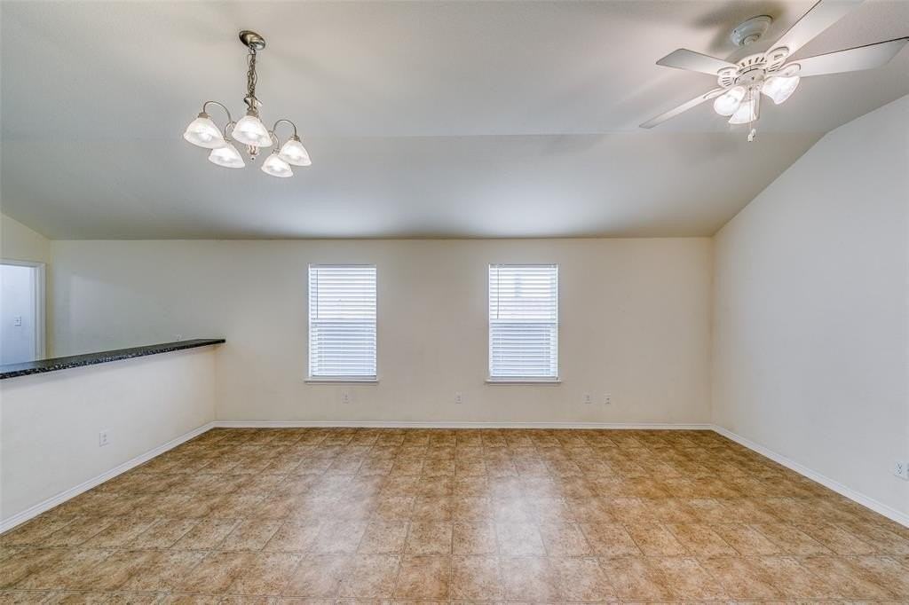 15407 Dorothy Nell Dr - Photo 2 of 12