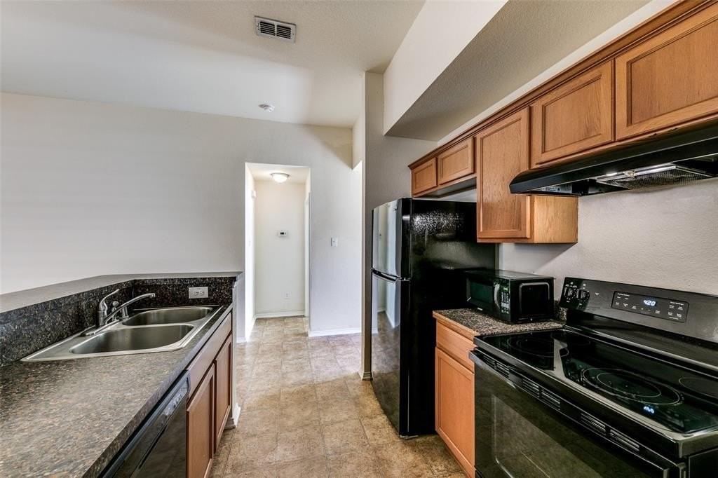 15407 Dorothy Nell Dr - Photo 4 of 12