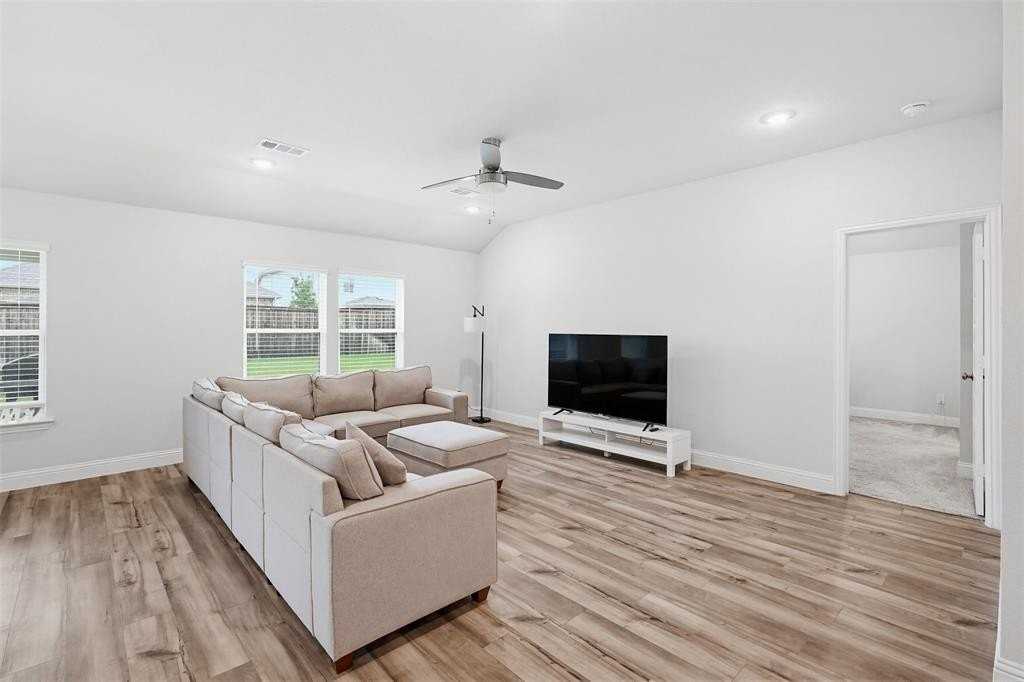 731 Lauren Grove Ln - Photo 6 of 31