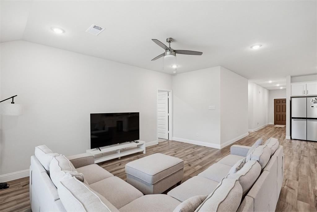 731 Lauren Grove Ln - Photo 7 of 31