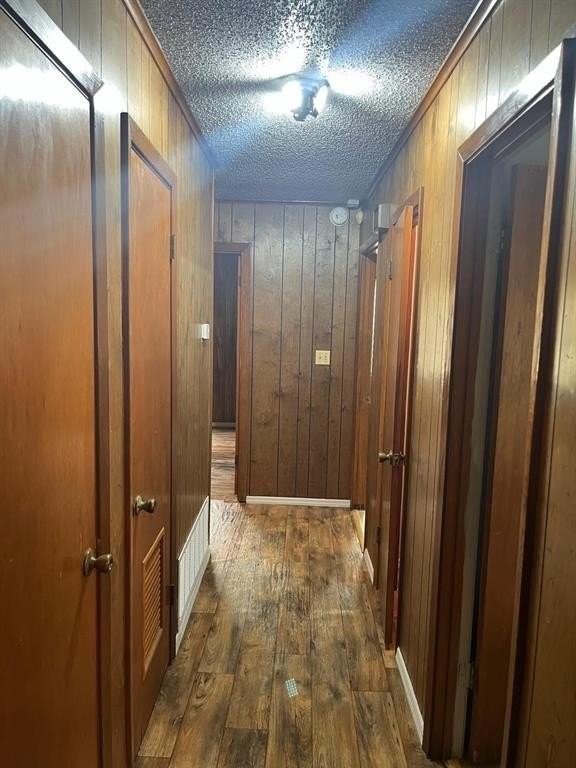 2125 Dewey St - Photo 4 of 12