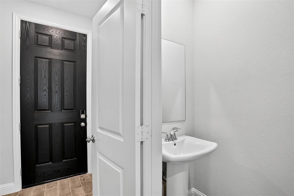 916 Lido Ln - Photo 6 of 25