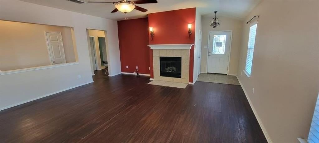 704 International Dr - Photo 4 of 12