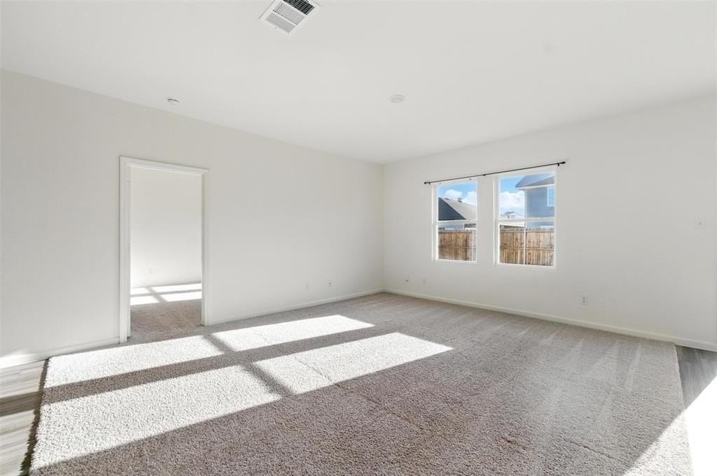 10353 Burnfoot Ln - Photo 2 of 15