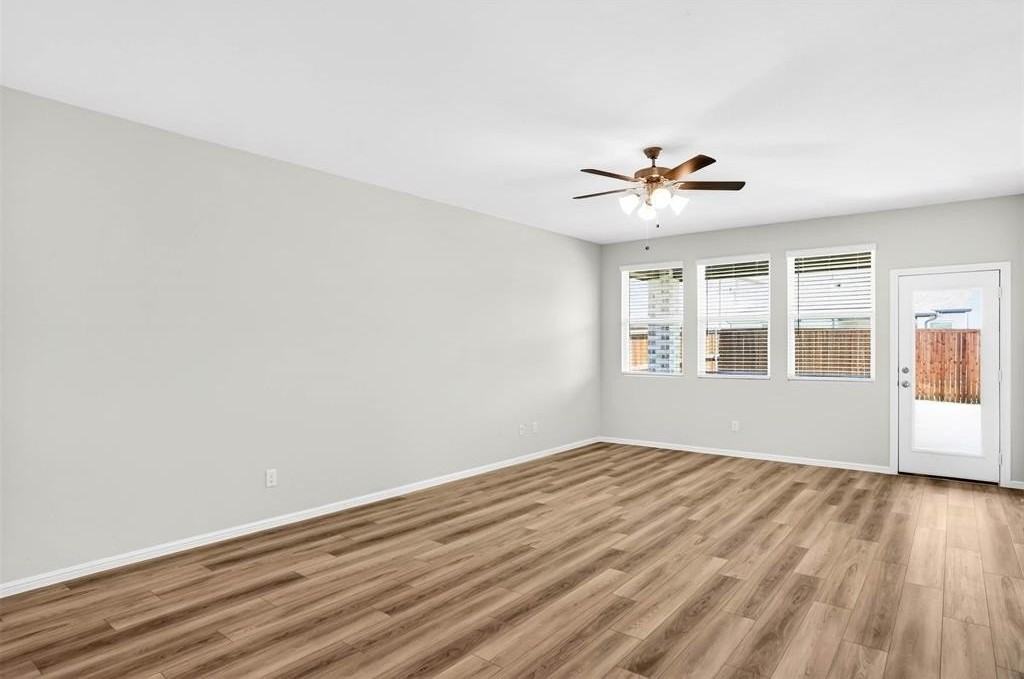 736 Portina Dr - Photo 6 of 33