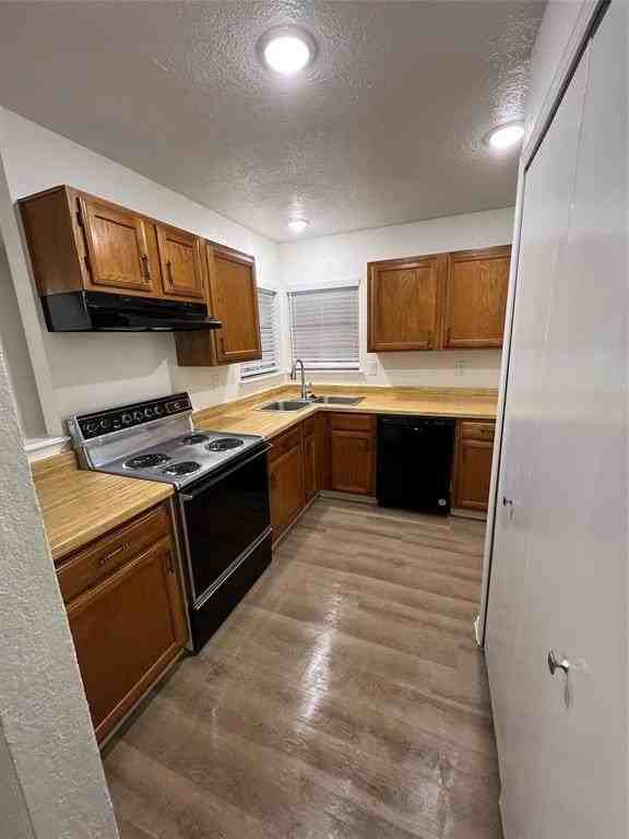 3045 Navarro Ln - Photo 7 of 12