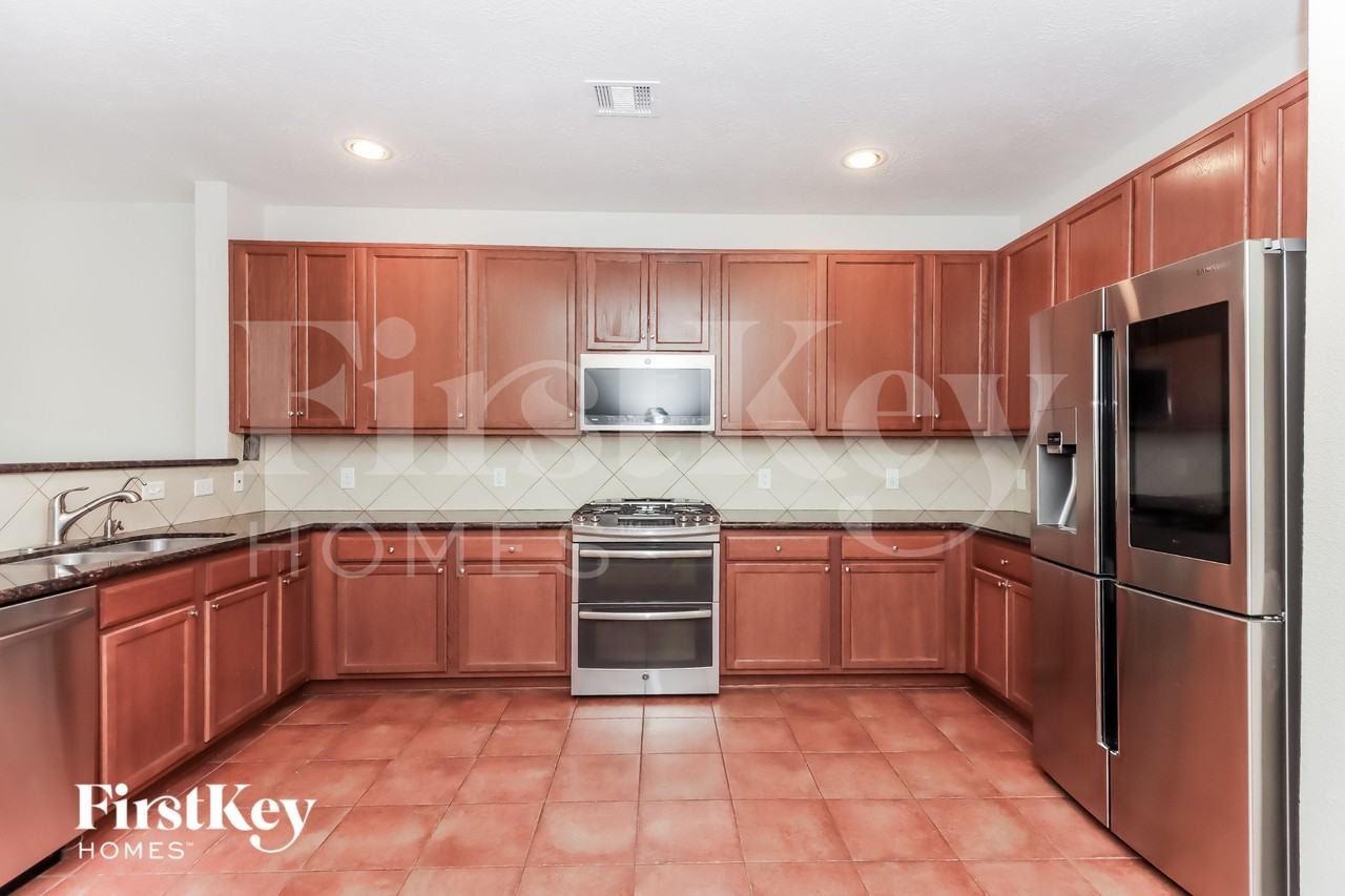 16302 Stable Manor Ln - Photo 5 of 16