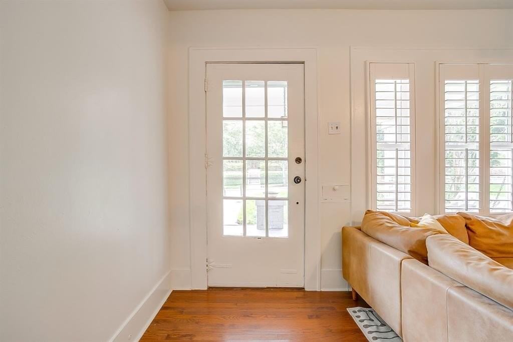 2200 W Magnolia Ave - Photo 4 of 24