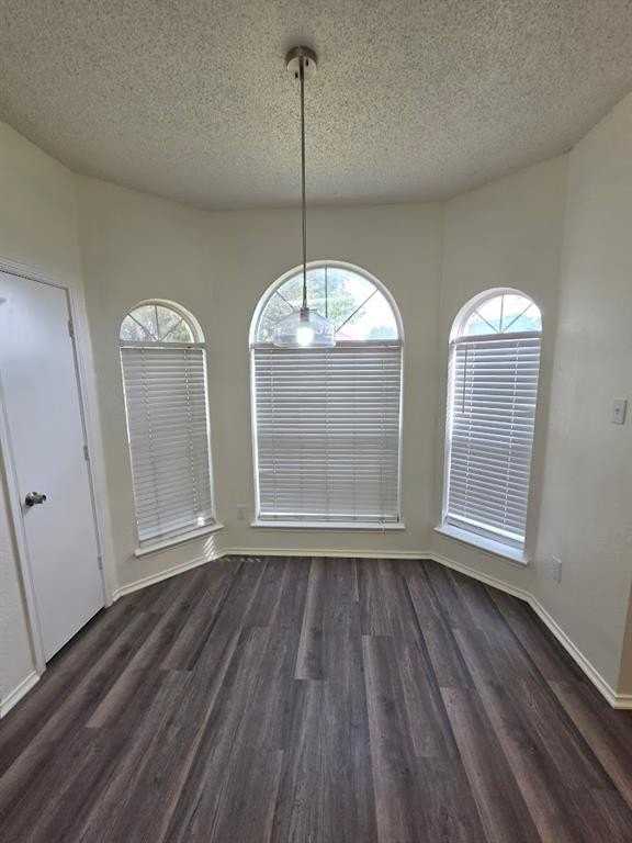 2858 Saint Thomas Ln - Photo 5 of 17