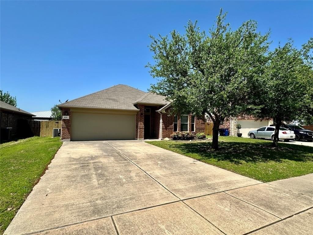 905 Silverthorne Dr - Photo 2 of 23