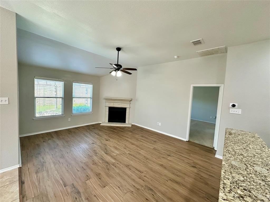 905 Silverthorne Dr - Photo 4 of 23
