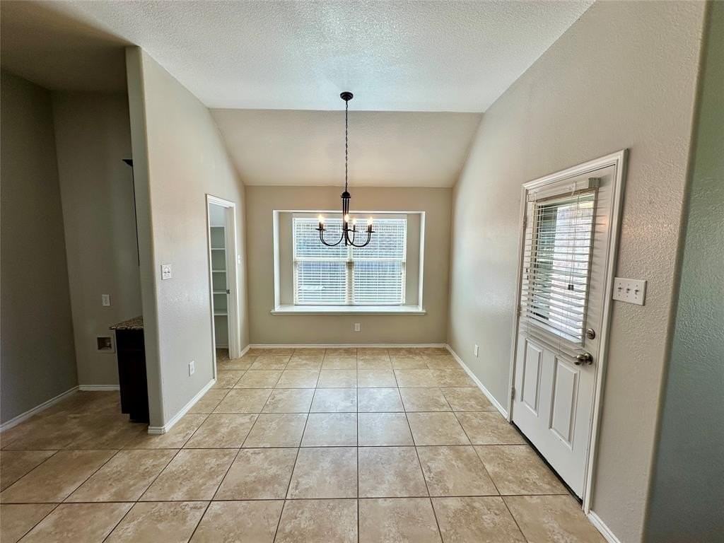 905 Silverthorne Dr - Photo 6 of 23