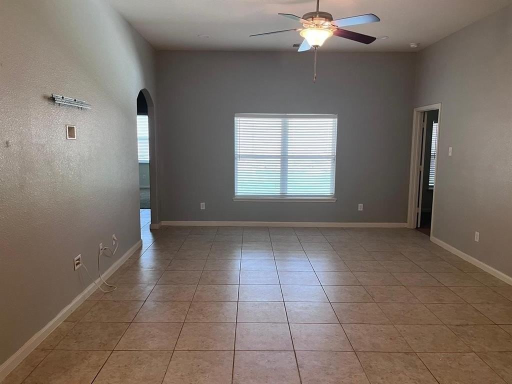 4504 Conley Ln - Photo 4 of 23
