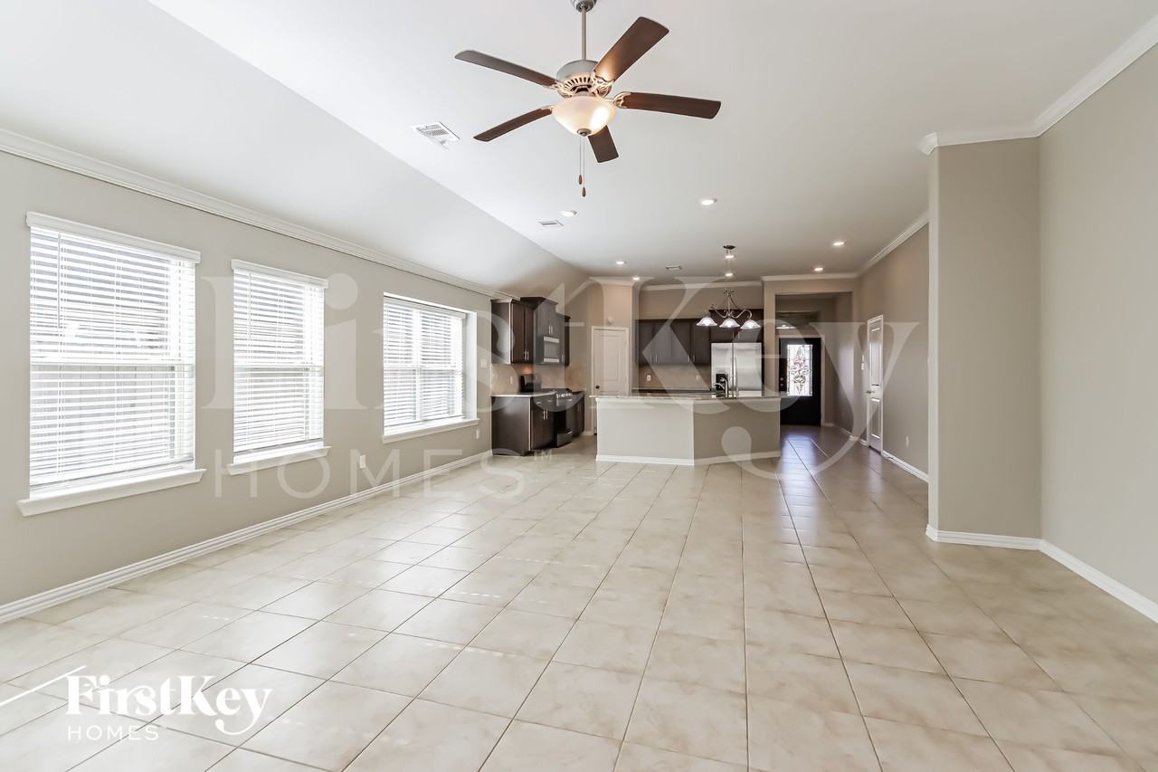 2342 Sugar Crest Dr - Photo 4 of 18