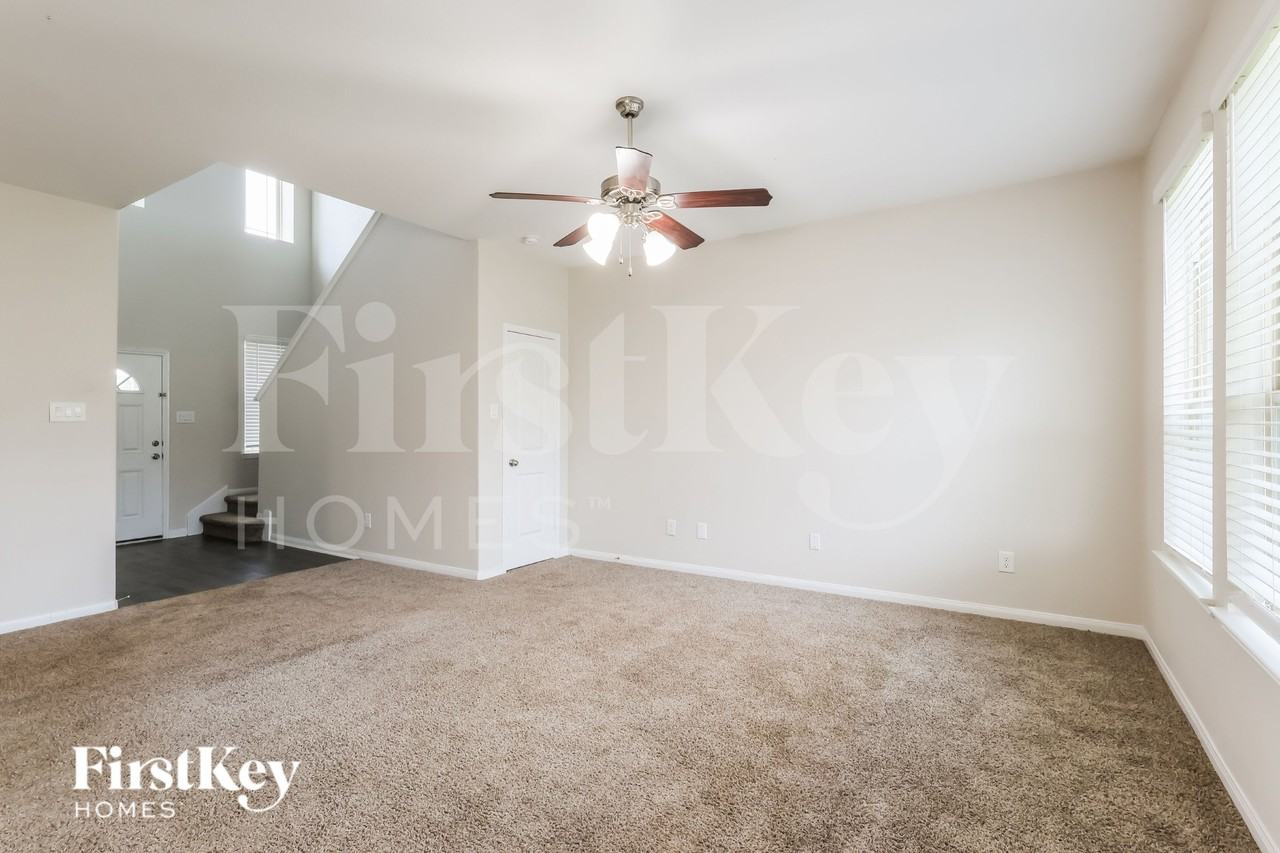 15141 Meadow Gln S - Photo 3 of 19
