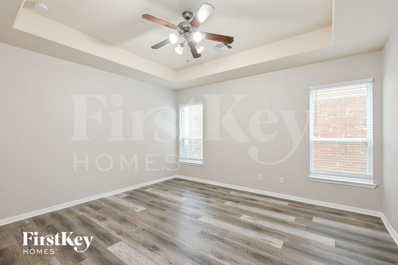 8110 Oahu Ct - Photo 6 of 16