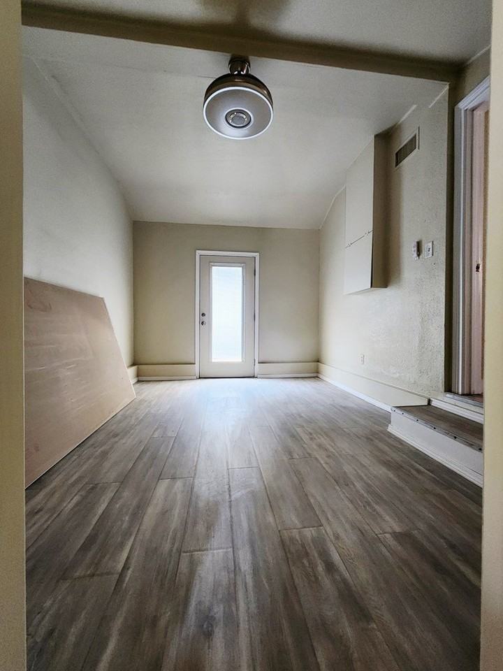 2705 W Kentucky Ave - Photo 4 of 10