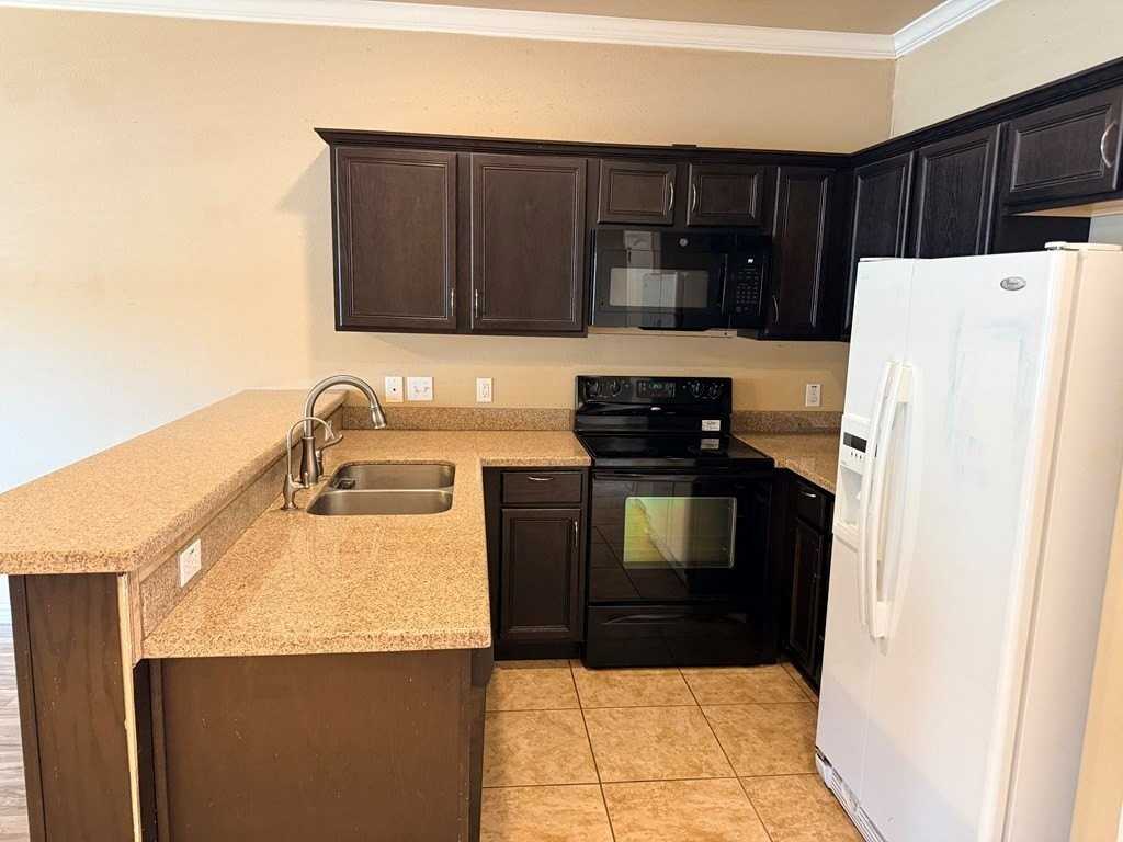 7230 Barksdale Ln - Photo 6 of 24