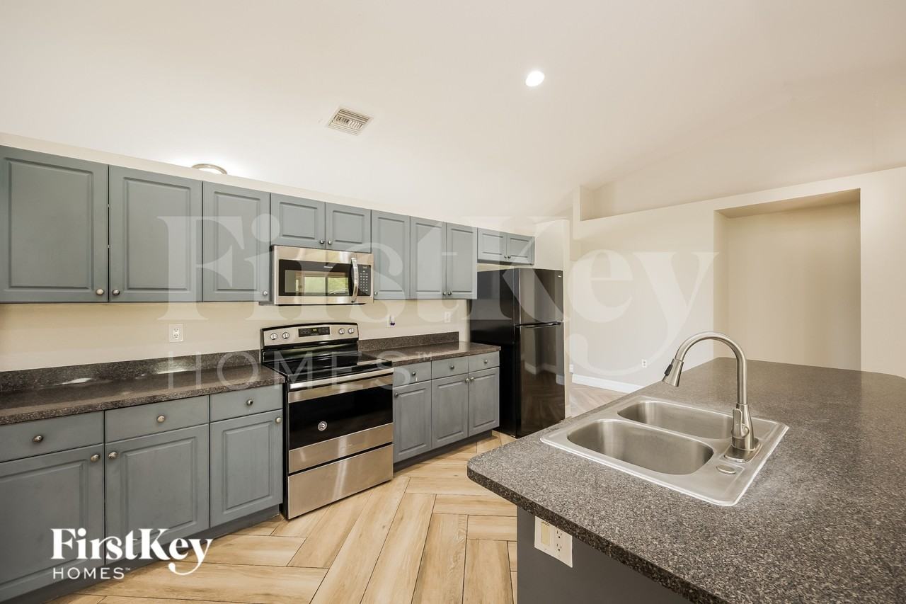 203 Roat St - Photo 7 of 16