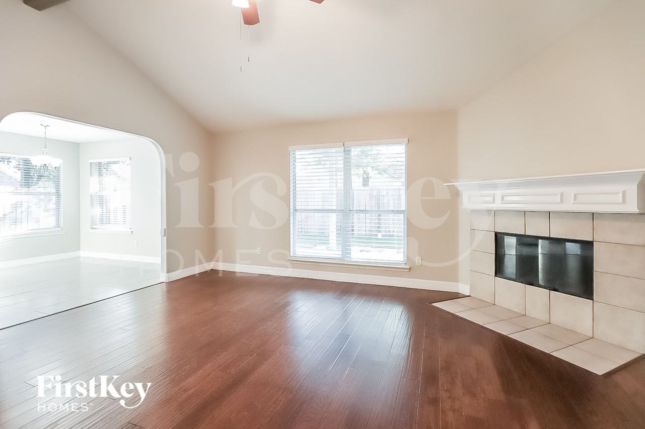 17110 Yeoman Way - Photo 4 of 16
