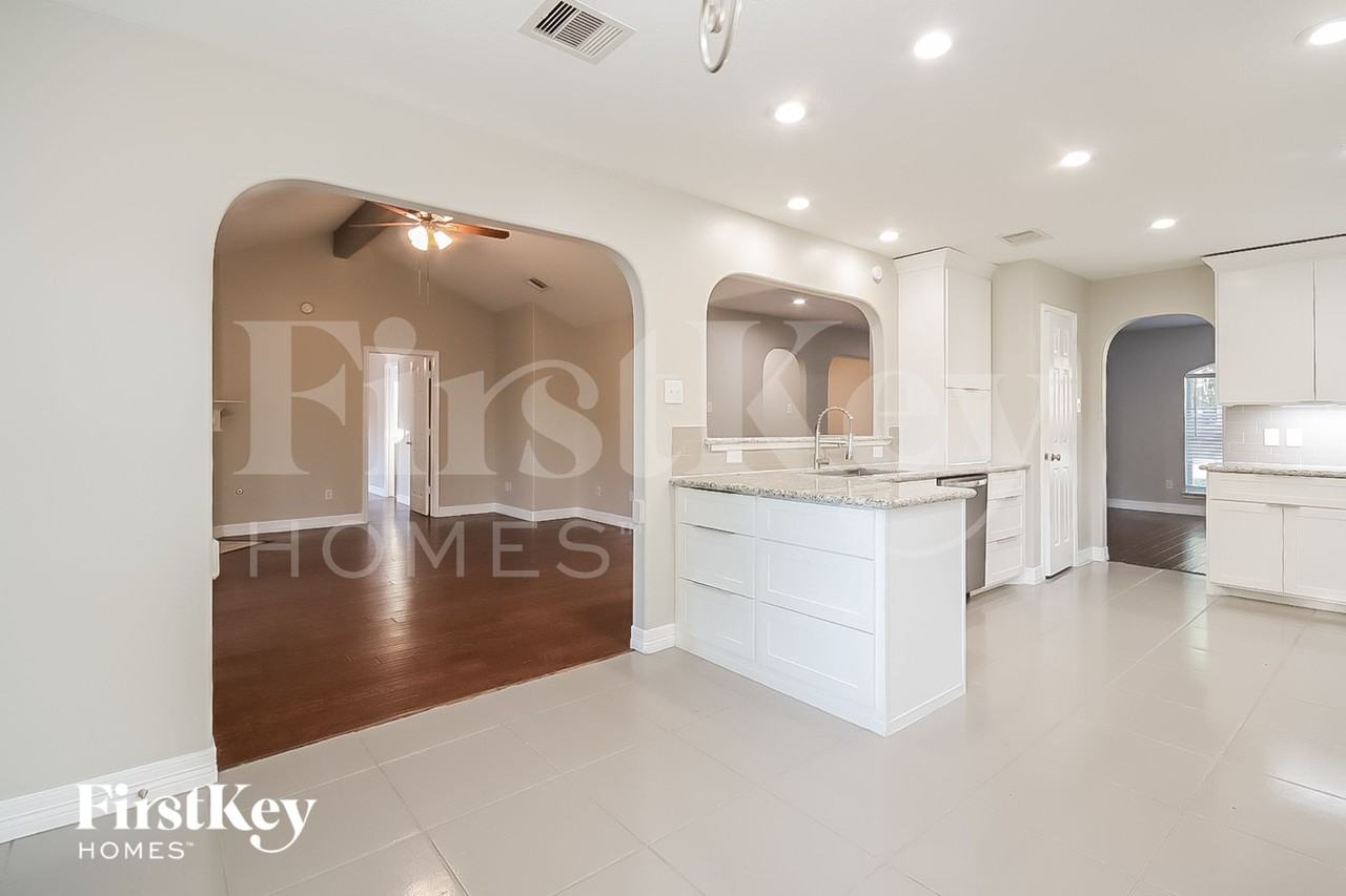 17110 Yeoman Way - Photo 5 of 16