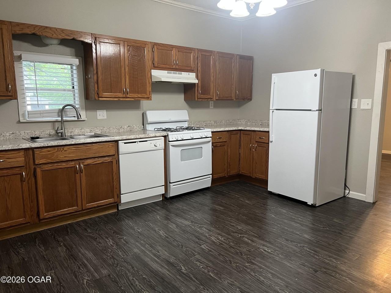 1806 Pennsylvania Ave - Photo 4 of 8