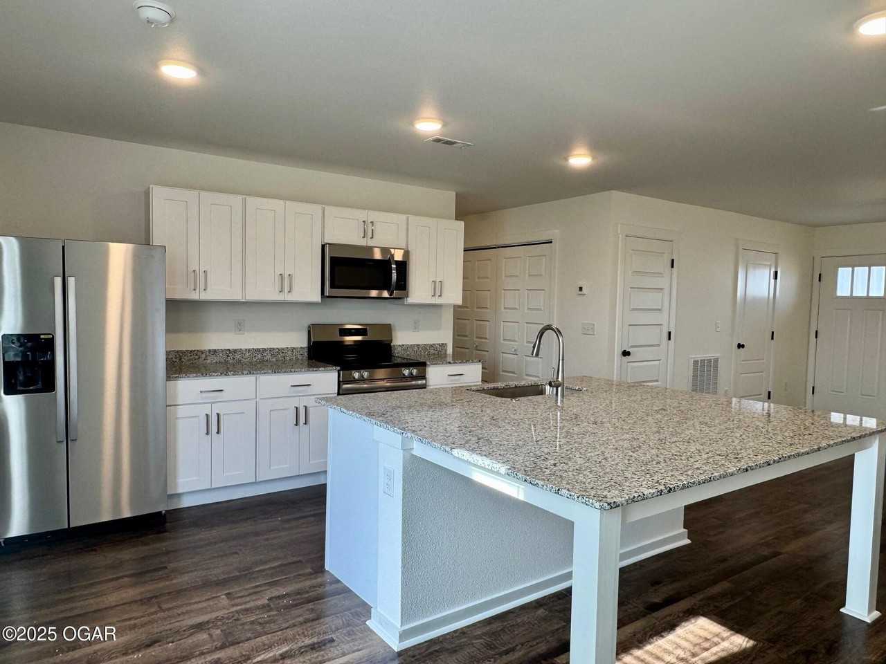 304 Eagle Edge Ave - Photo 7 of 18