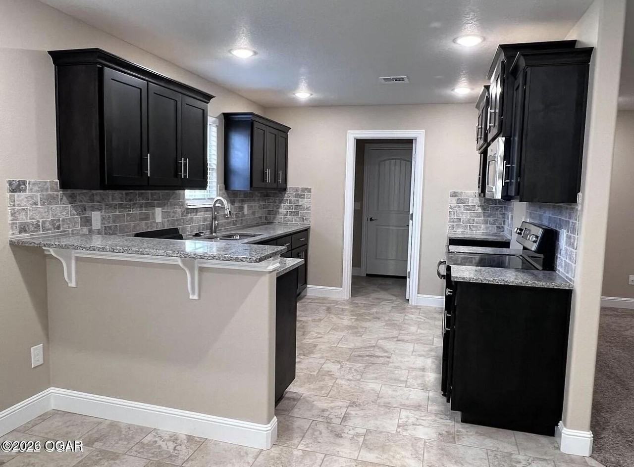 2521 S Tyler Ave - Photo 6 of 11