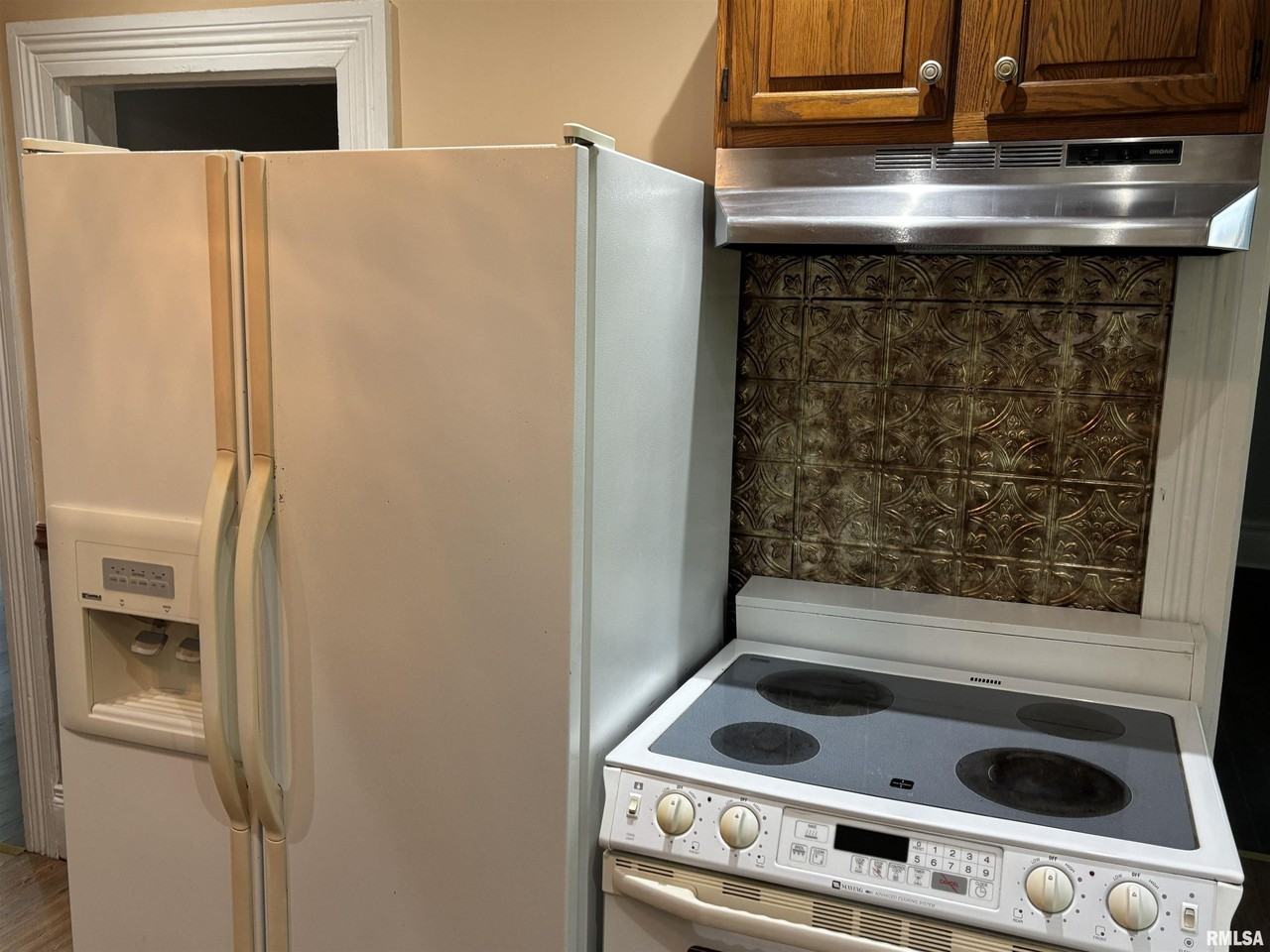 125 2nd St - Photo 4 of 17