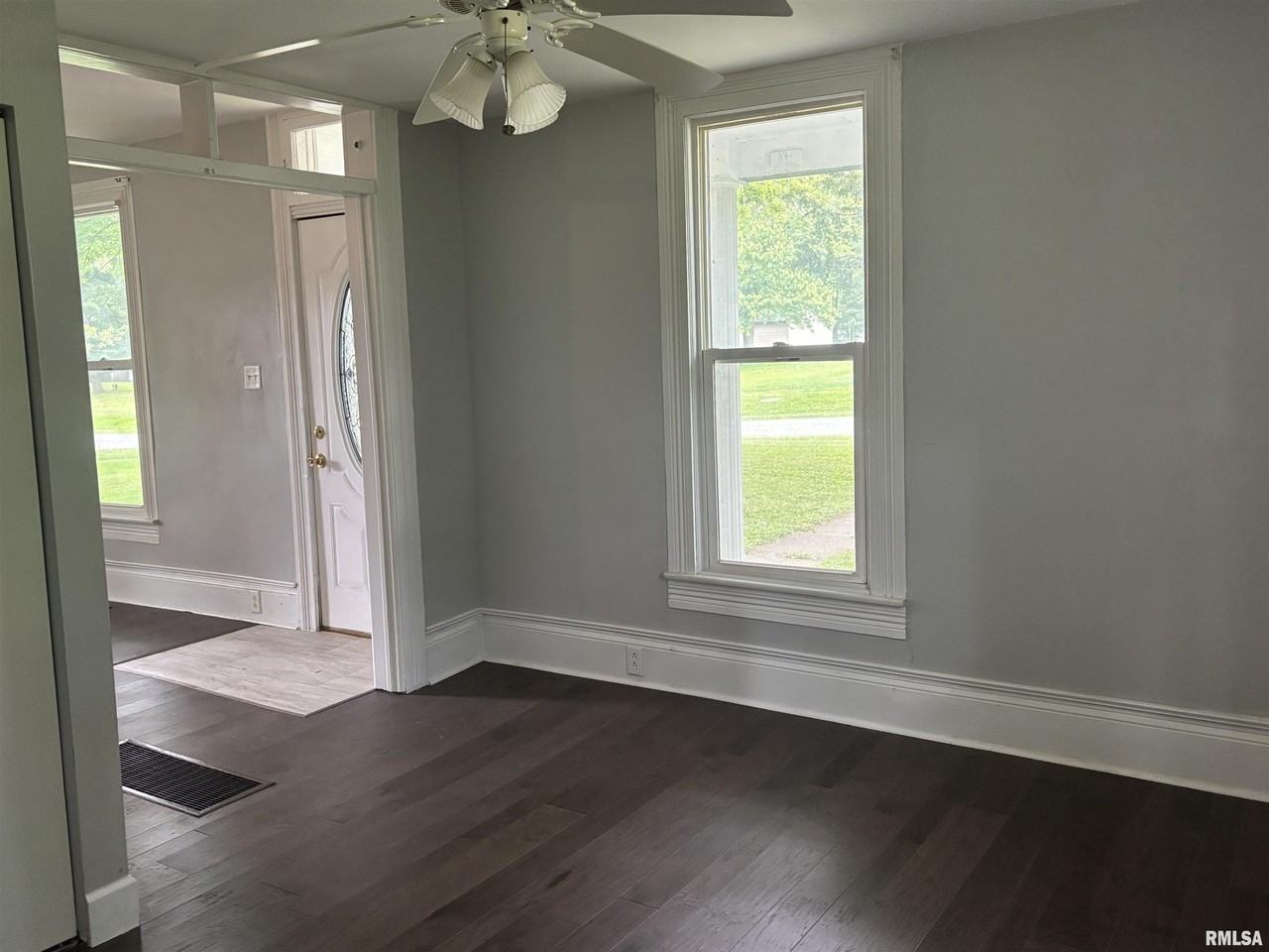 125 2nd St - Photo 5 of 17