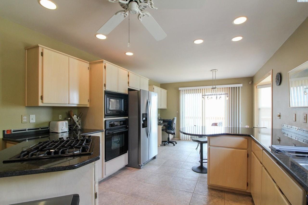 2141 N Columbia River Rd - Photo 5 of 47