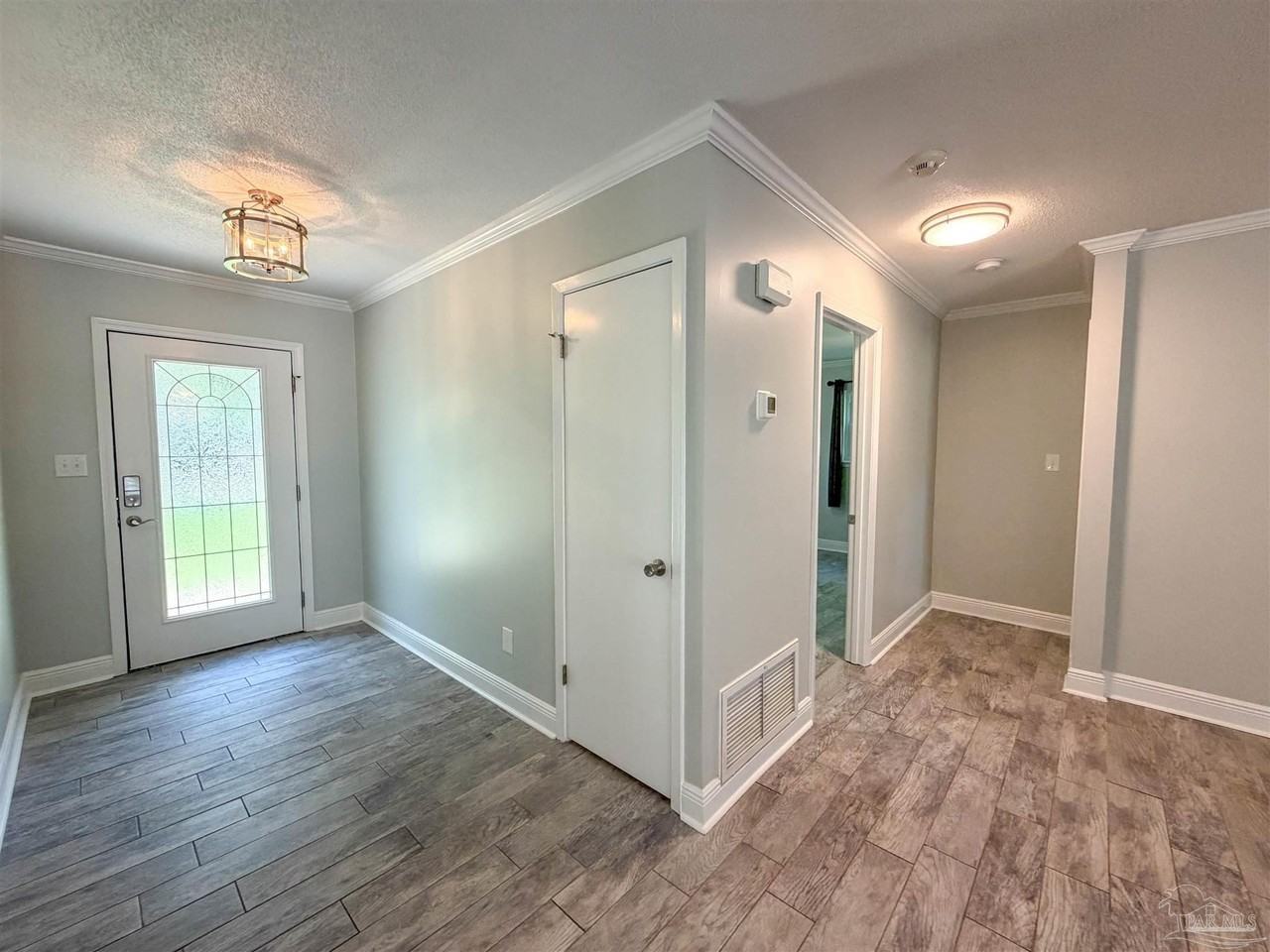 220 Cordoba St - Photo 3 of 50