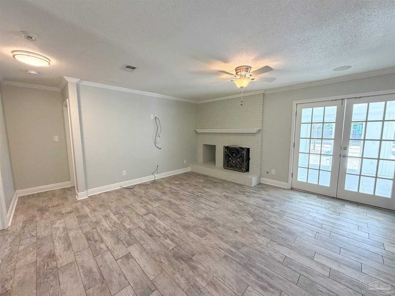 220 Cordoba St - Photo 4 of 50