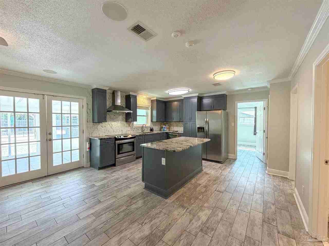 220 Cordoba St - Photo 5 of 50