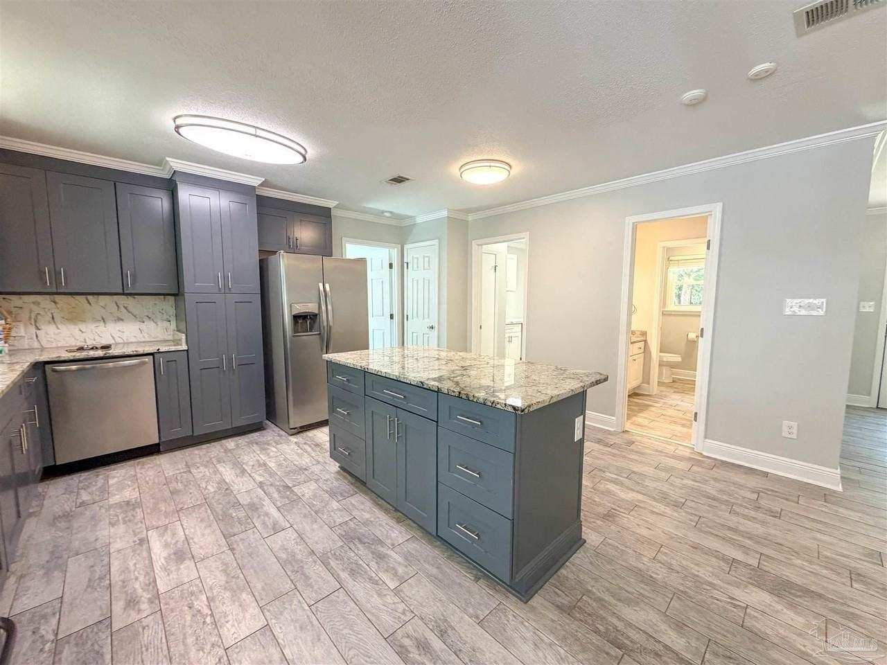 220 Cordoba St - Photo 6 of 50