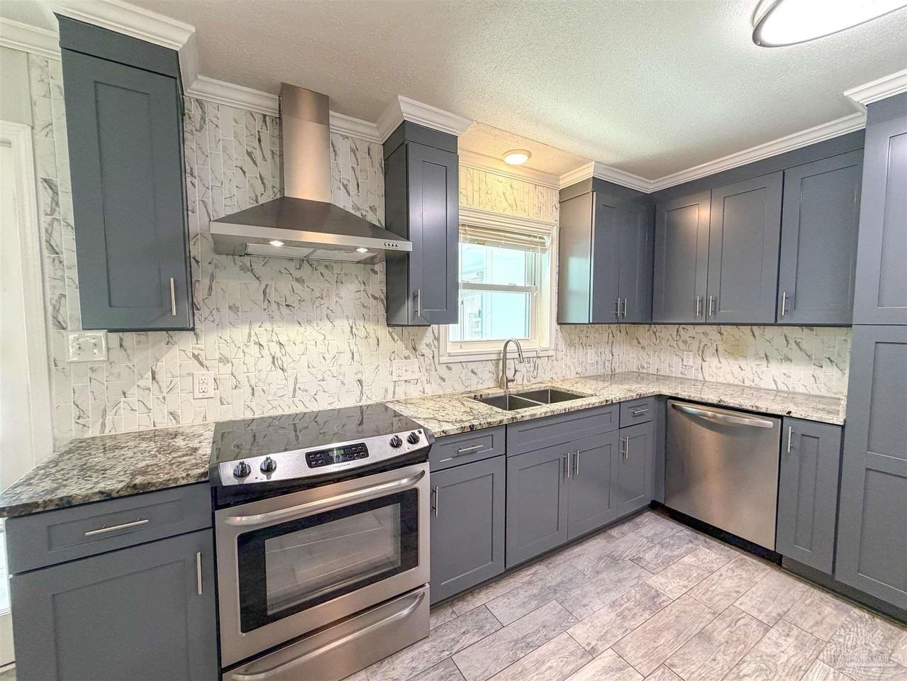 220 Cordoba St - Photo 7 of 50