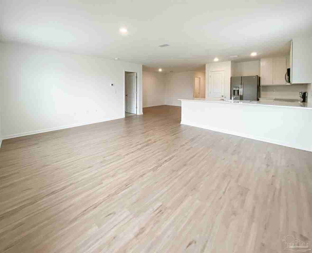 4631 Carlstrom Ln - Photo 3 of 19