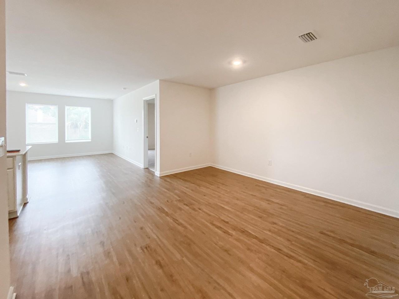 4631 Carlstrom Ln - Photo 4 of 19
