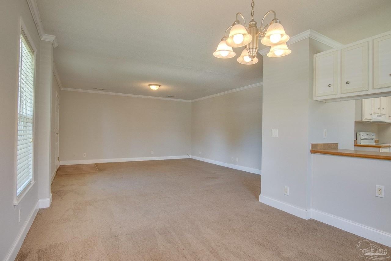 727 Bremen Ave - Photo 6 of 32