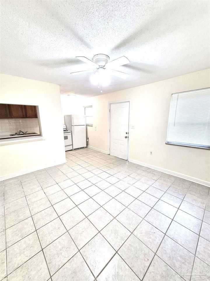2 Ellis Dr #A - Photo 3 of 10