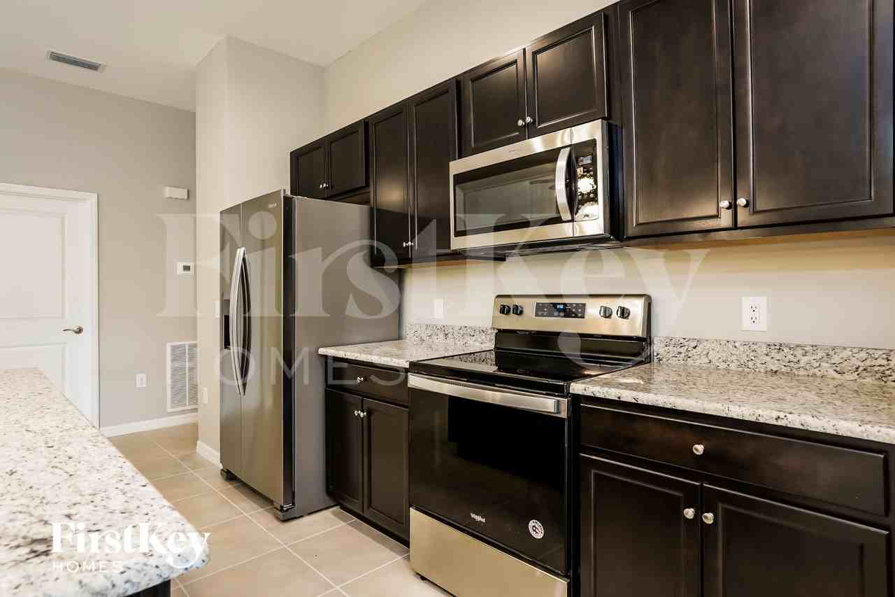 9025 Irving Rd - Photo 6 of 16