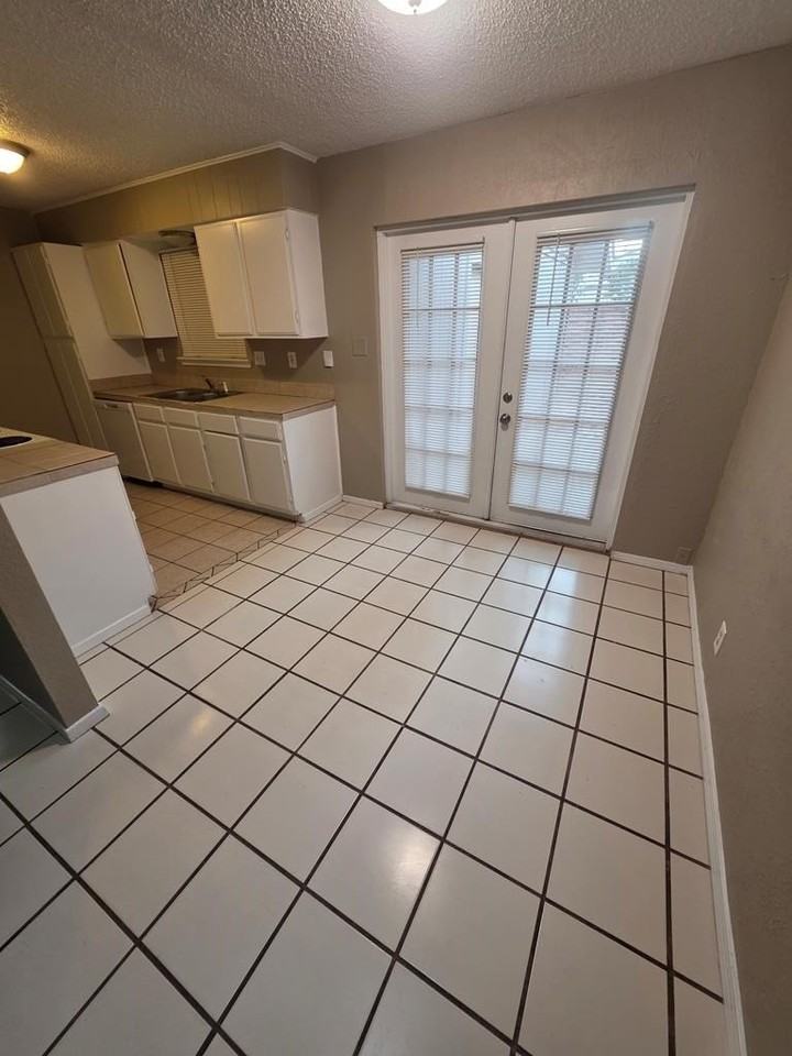 4403 Crockett Ave #A - Photo 7 of 28